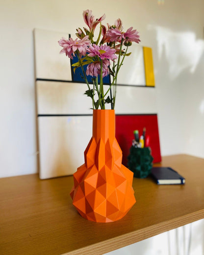POLY Vase